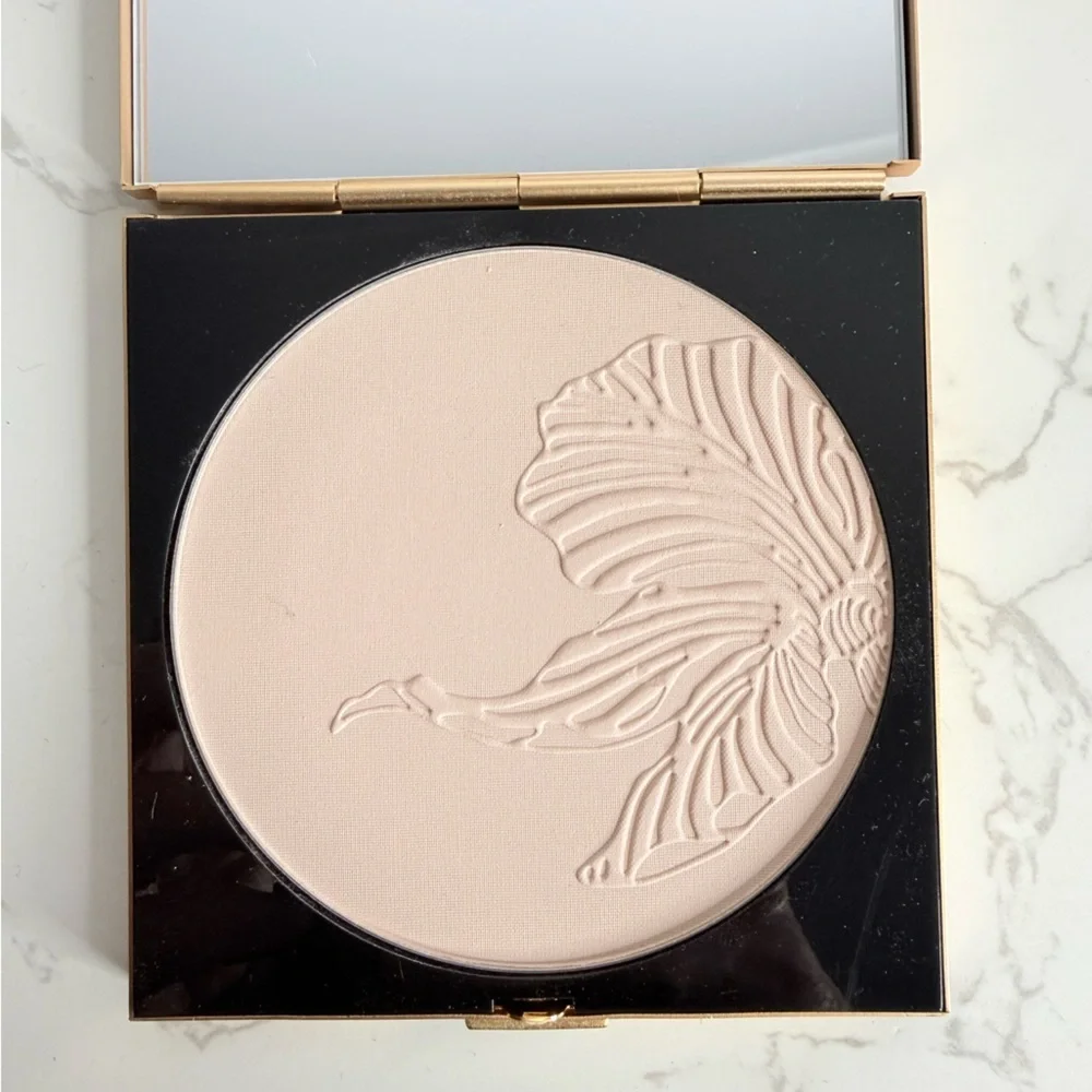 Mac Cosmetics Guo Pei Collection Beauty Powder in Soft Moonlight